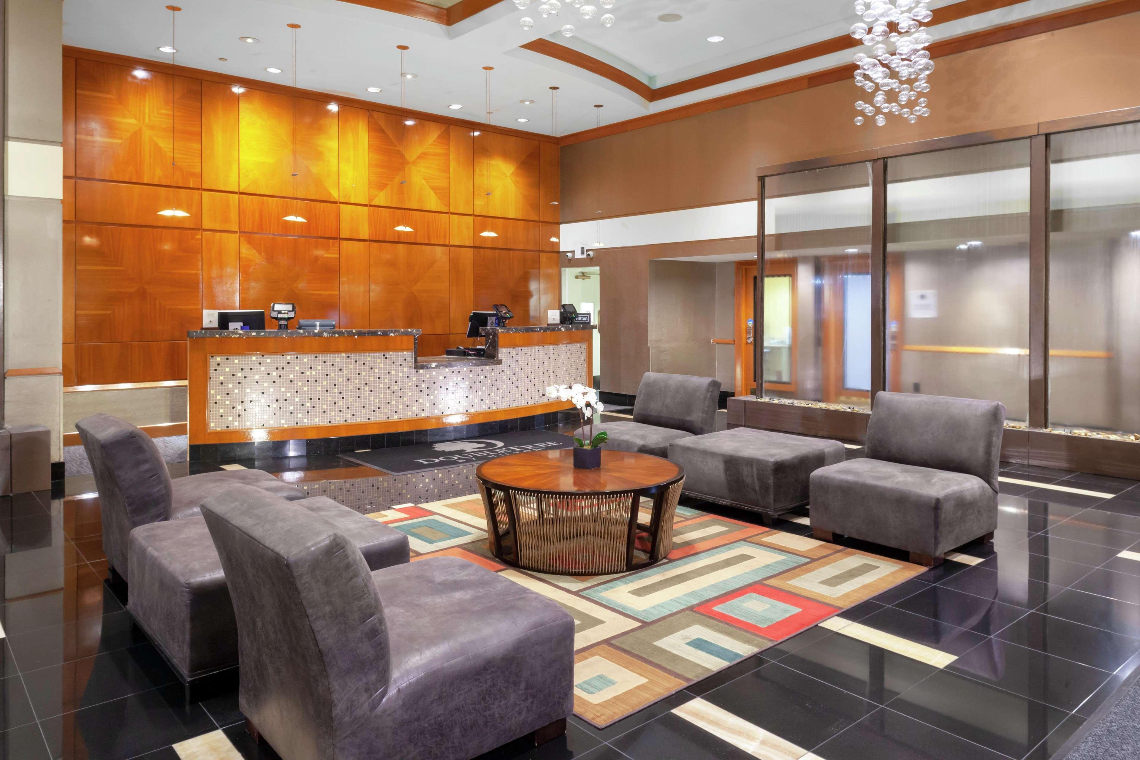 Doubletree By Hilton Palm Beach Gardens Exterior photo