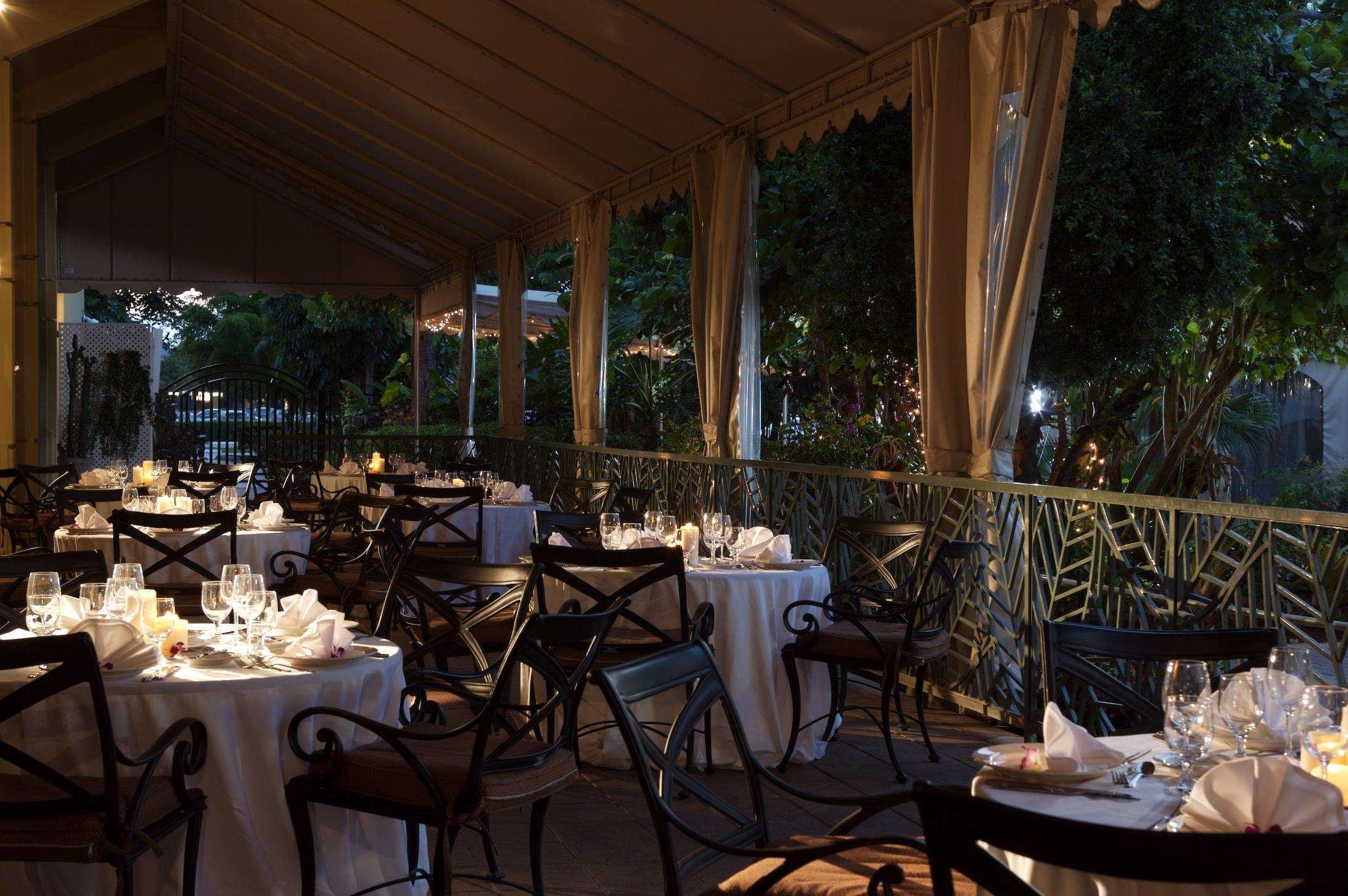 Doubletree By Hilton Palm Beach Gardens Exterior photo