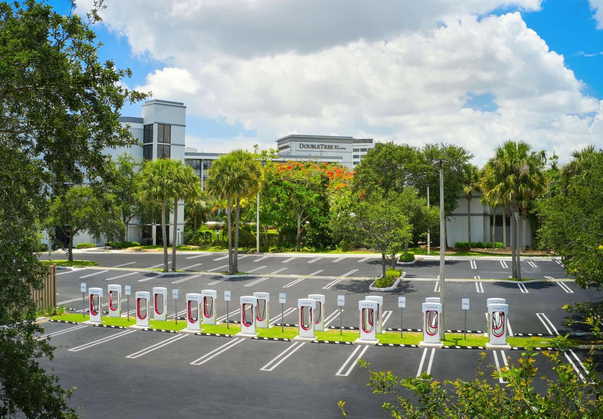 Doubletree By Hilton Palm Beach Gardens Hotel Exterior photo