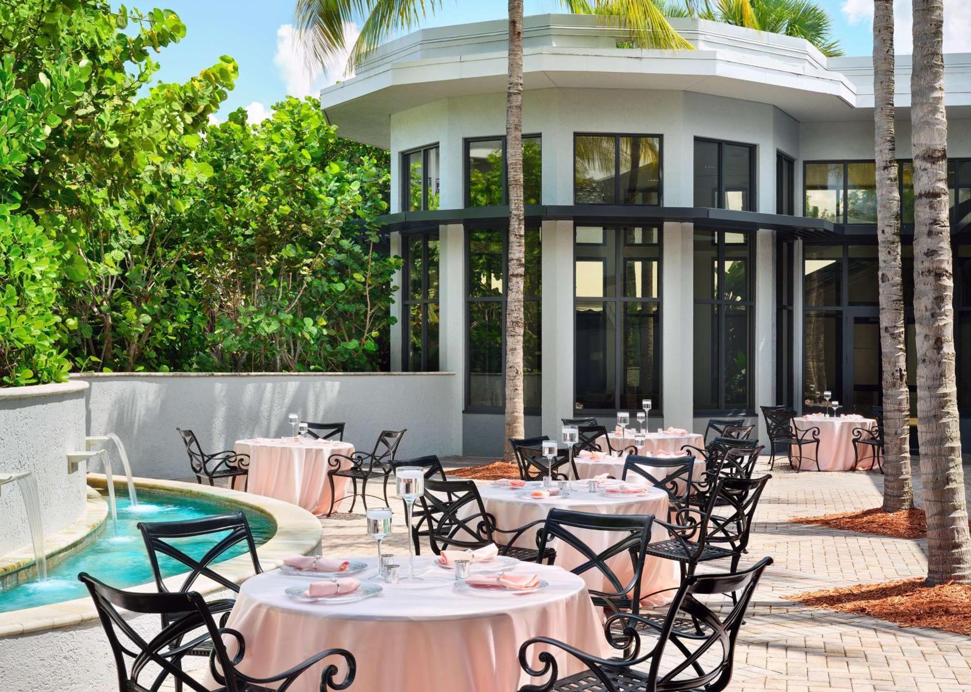 Doubletree By Hilton Palm Beach Gardens Hotel Exterior photo