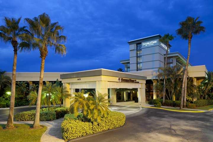 Doubletree By Hilton Palm Beach Gardens Hotel Exterior photo